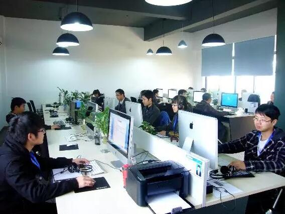寧波電子行業貿促會攜企考察吉云教育科技集團，共探信息技術服務新生態